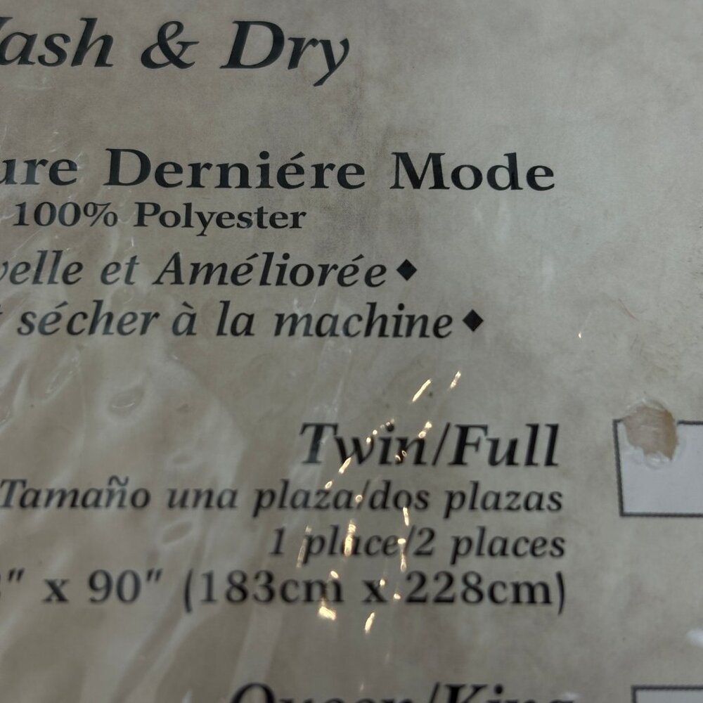 Plymouth 100% Polyester Cream Blanket NWT Vintage - Picture 7 of 11